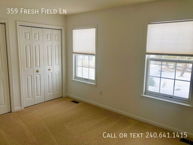 Building Photo - 359 Freshfield Ln