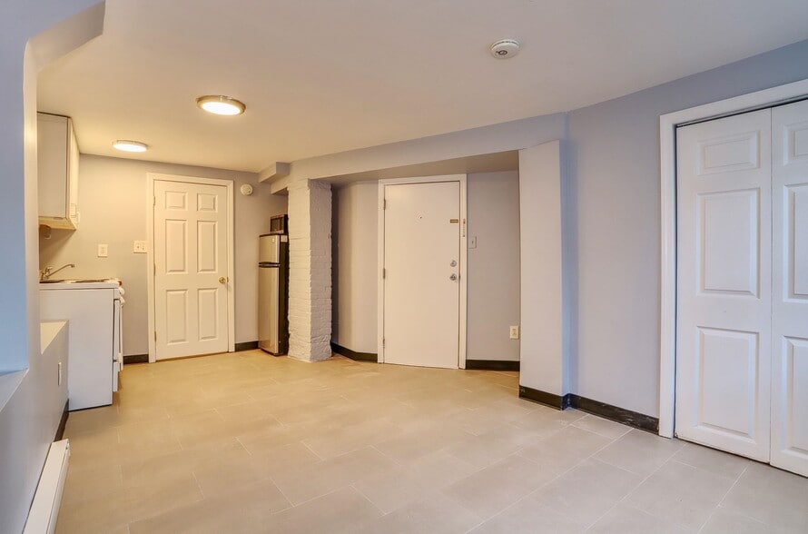 Building Photo - 320 Jefferson St