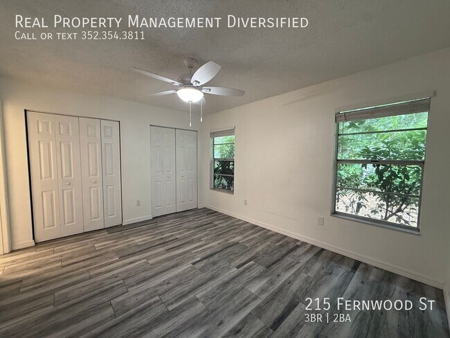 Building Photo - 215 Fernwood St