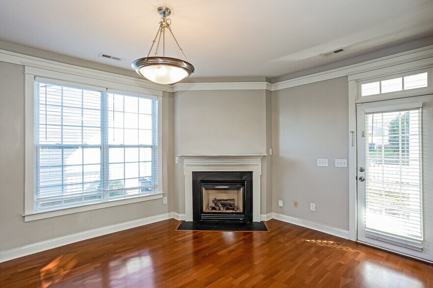 Building Photo - 13804 Connell Green Dr