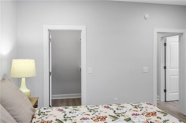 Building Photo - 905 Wayne St