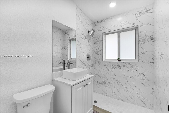 Building Photo - 1175 NW 133rd St