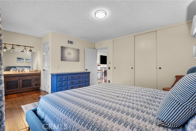 Building Photo - 9558 Swinton Ave