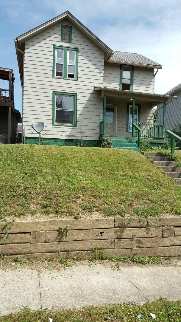 Building Photo - 3 bedrooms 1 bath