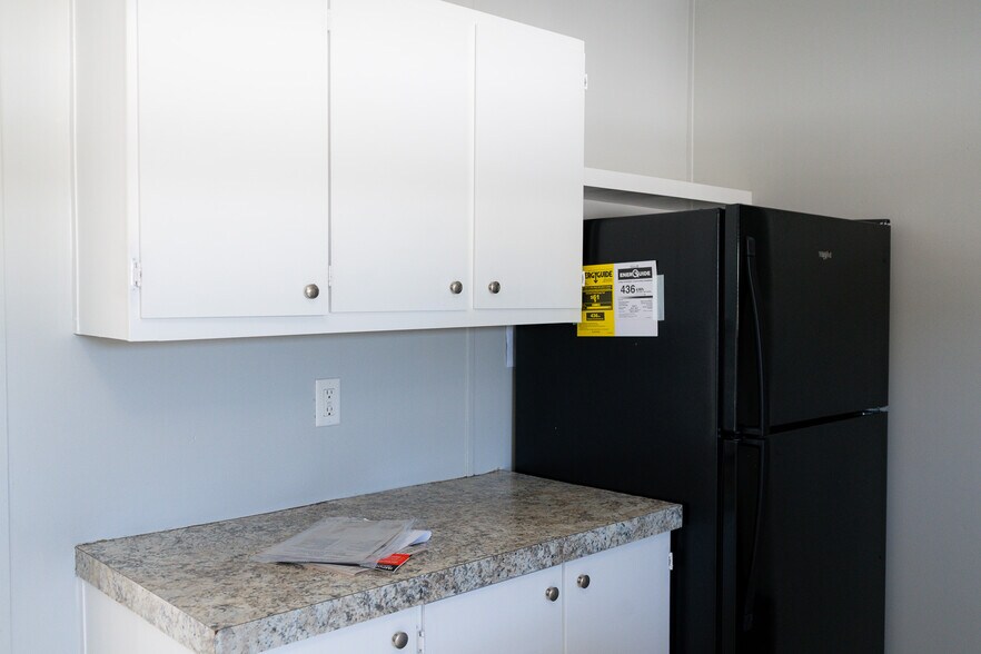 Building Photo - 120 Parma Ct