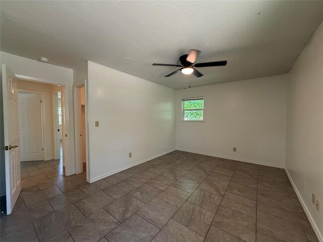 Building Photo - 801 Brushy Creek Dr