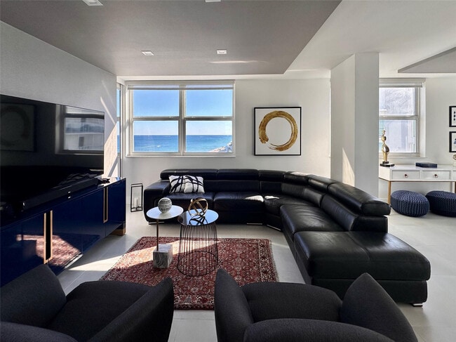 Building Photo - 209 N Fort Lauderdale Beach Blvd