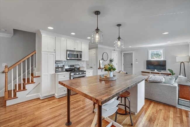 Building Photo - 18 Claymont Terrace