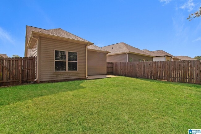 Building Photo - 151 Park Dr N