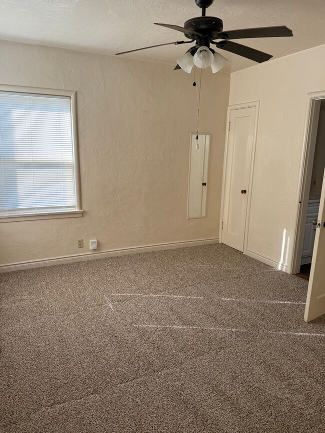 Building Photo - Charming 1 bedroom 1 bathroom