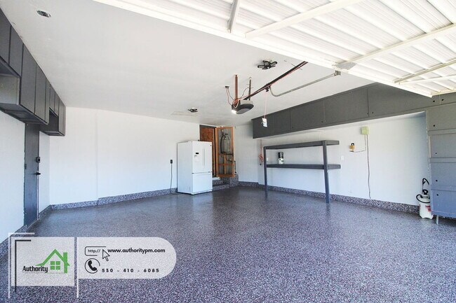 Building Photo - 20231 Margarita Ct E