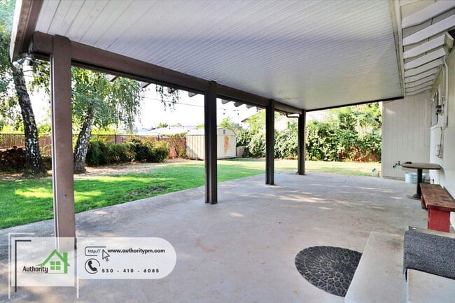 Building Photo - 845 Loma St