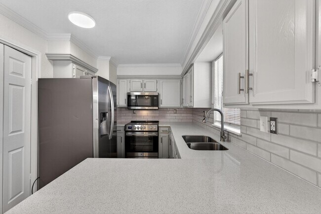 Building Photo - 1221 Cedar Post Ln