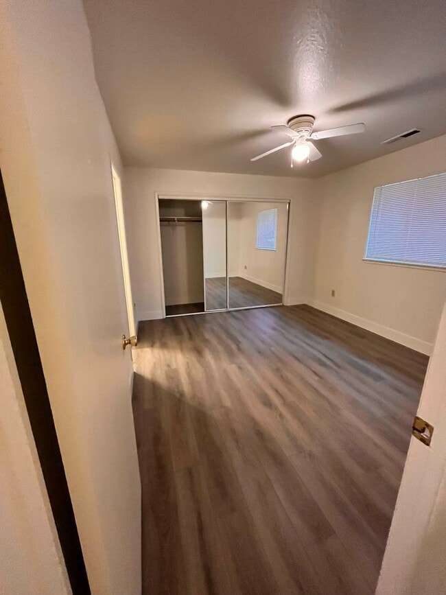 Building Photo - Move in Special see ad