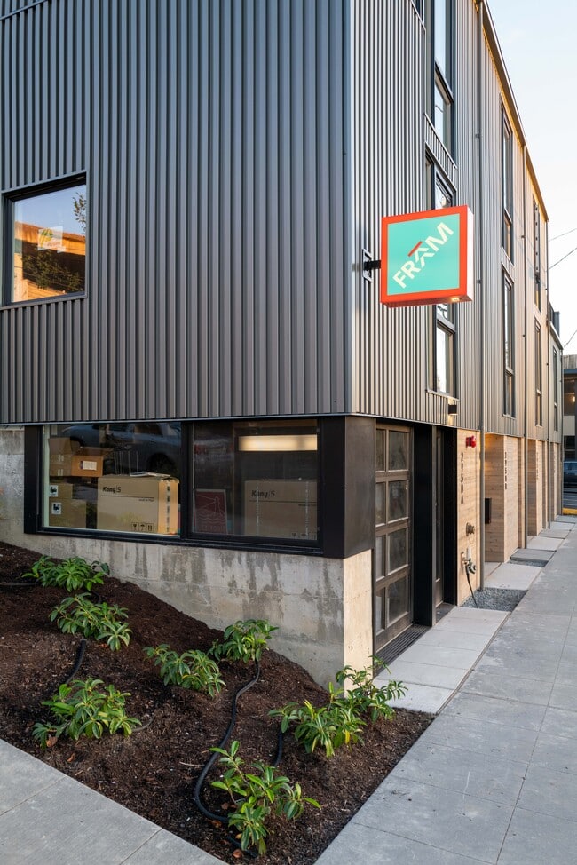 Building Photo - 2950 Fairview Ave E