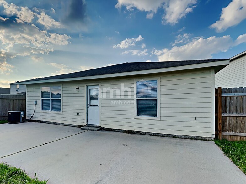 Building Photo - 4407 Nueces River Loop