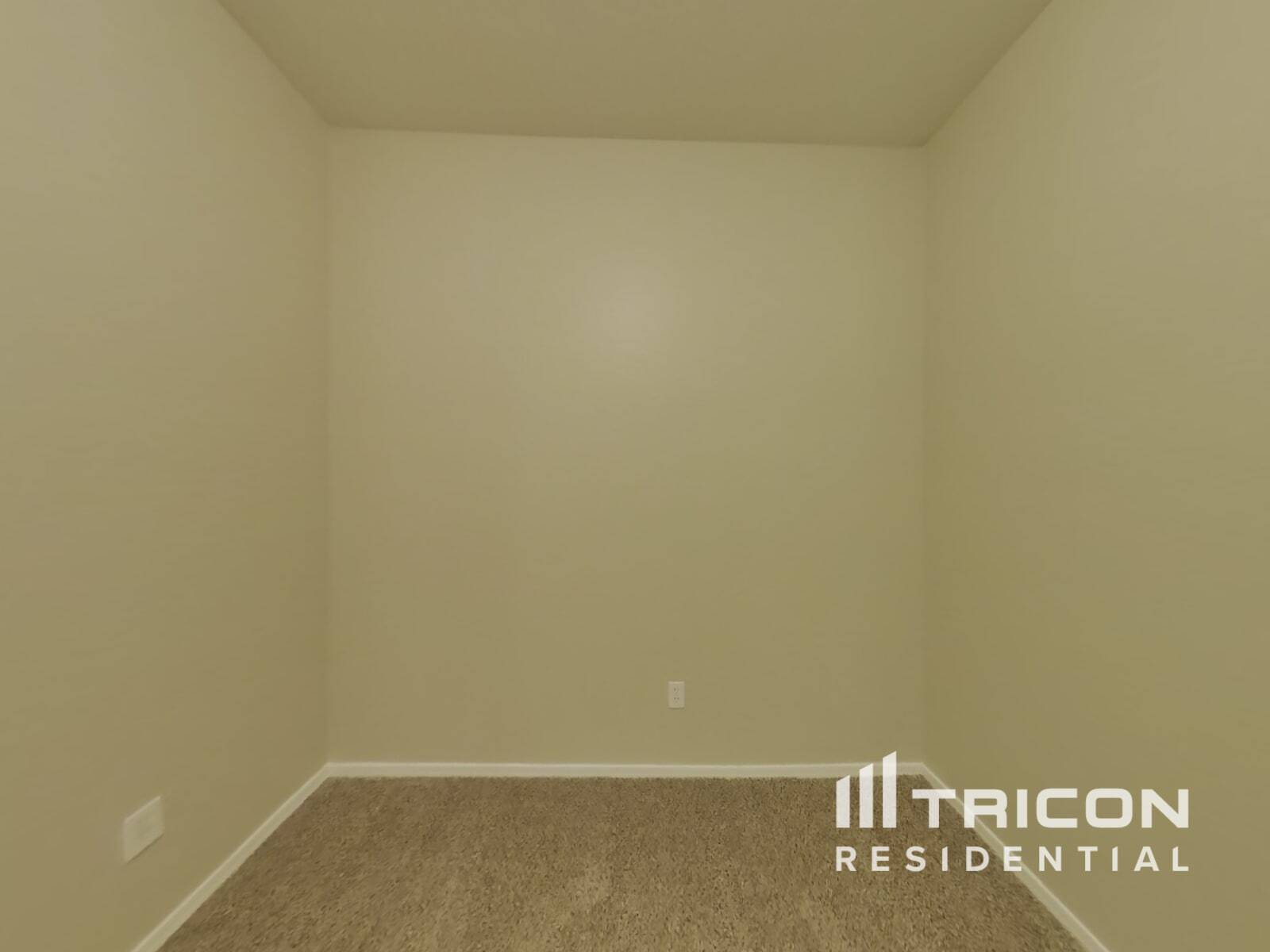 Building Photo - 36085 N Mirandesa Dr