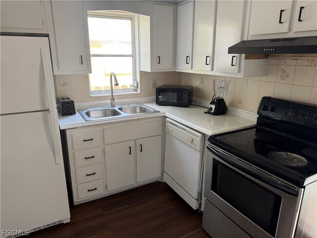 Building Photo - 303 Canyon Dr N