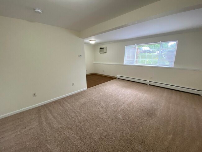 Building Photo - 3961 Brown Ave