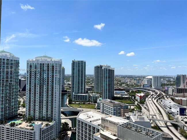 Building Photo - 200 Biscayne Blvd Way