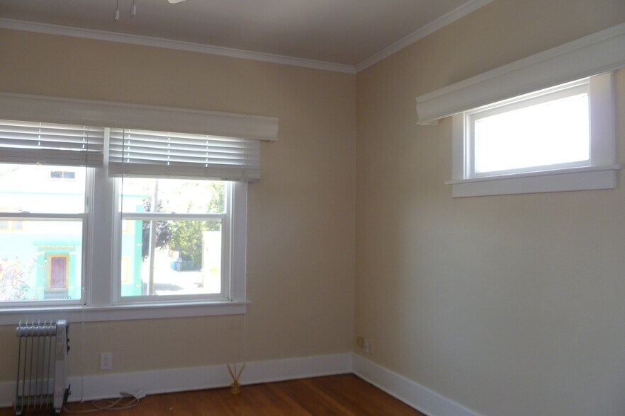 Loving room - 1012 Marin St