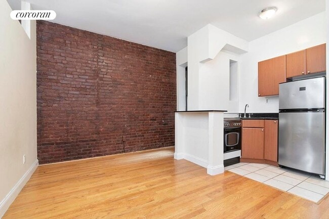 Building Photo - 530 W 123rd St
