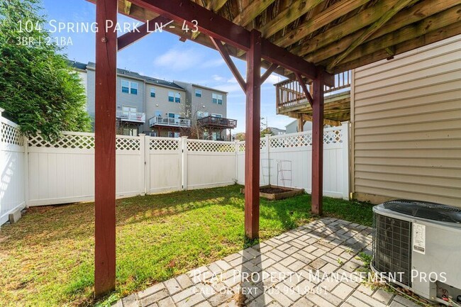 Building Photo - 3 Bed Townhome near I-95!