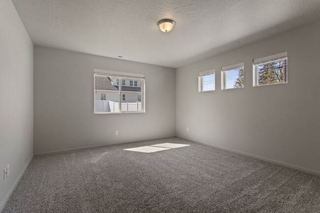 Building Photo - Stunning 3 Bed, 2 Bath Rancher in Spokane ...