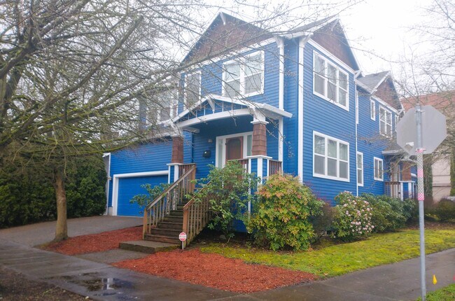 Building Photo - 3809 SE 9th Ave