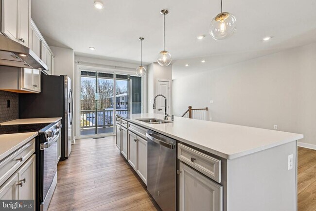 Building Photo - 9389 Edenderry Dr