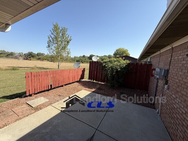 Building Photo - 1752 E Morgan Dr