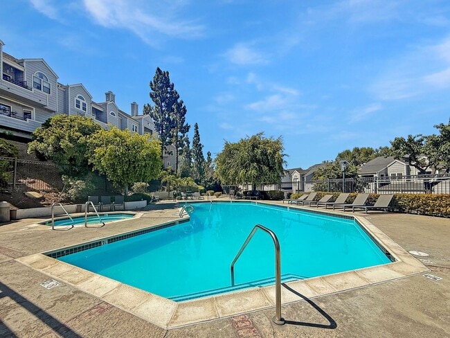 Building Photo - Stunning 2BD/2BA Condo on Scripps Ranch Bl...