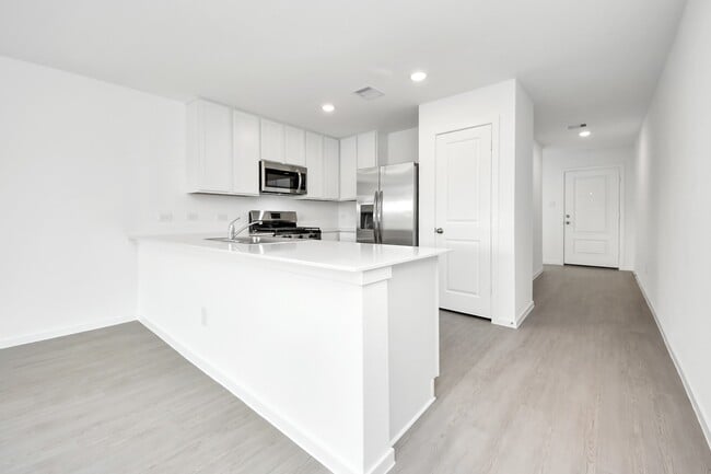 Building Photo - 317 Brandi Dr