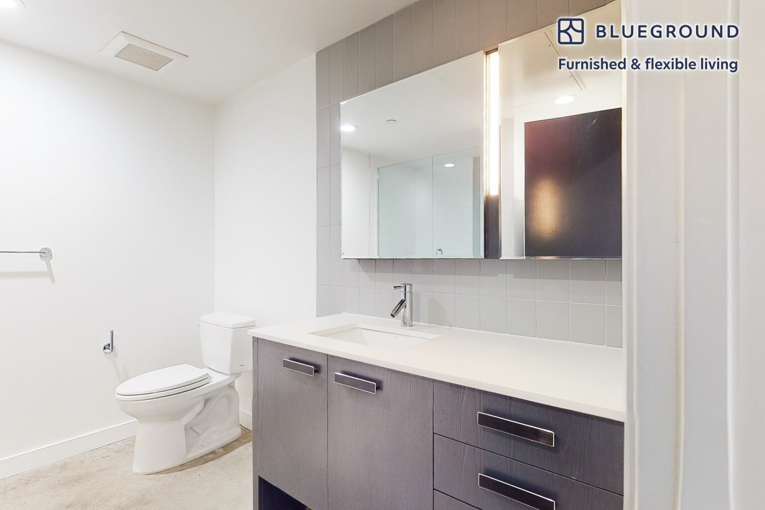 Building Photo - 10810 Palms Blvd