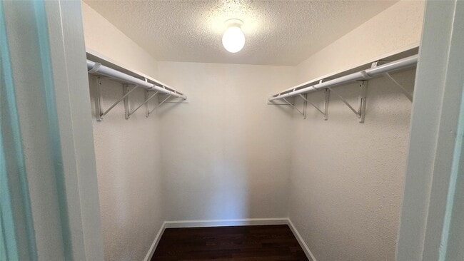 Building Photo - 7400 Bellerive Dr