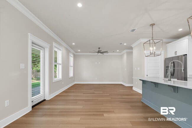 Building Photo - 27085 Park Dr