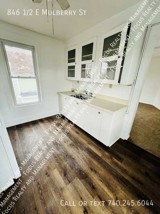 Building Photo - 846 1/2 E Mulberry St-
