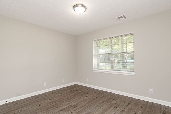 Building Photo - 4228 Johnstown Dr