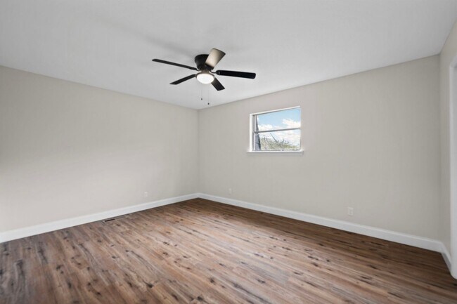 Building Photo - 3334 Gundy Dr