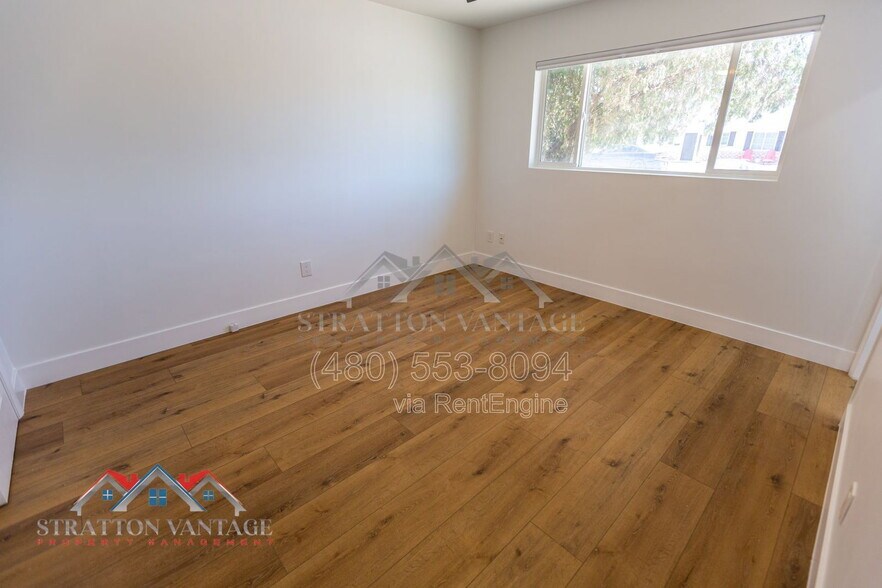 Building Photo - 4826 E Avalon Dr