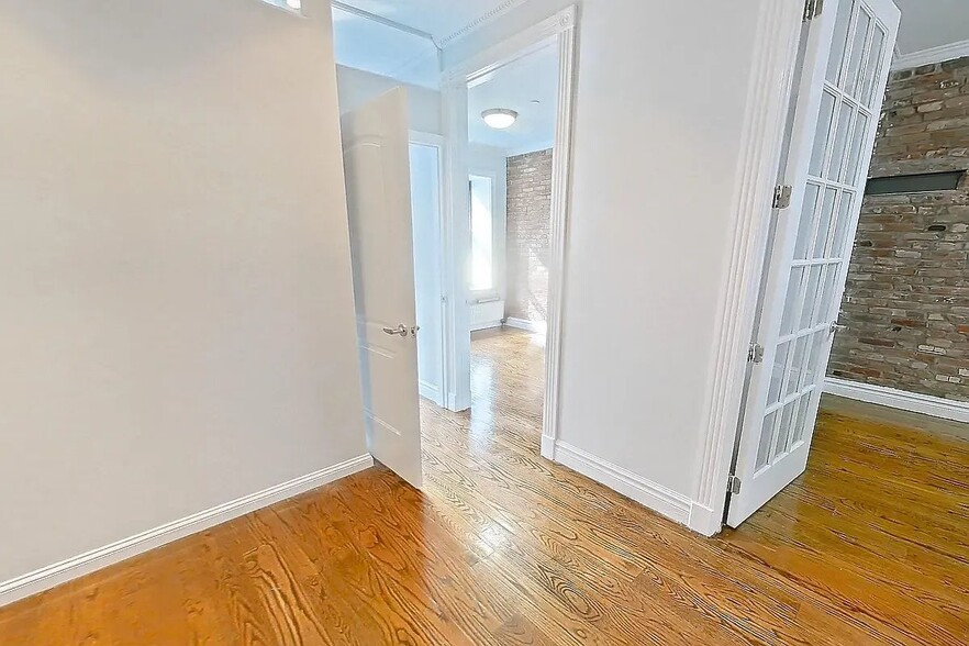 Building Photo - 202 E 13th St