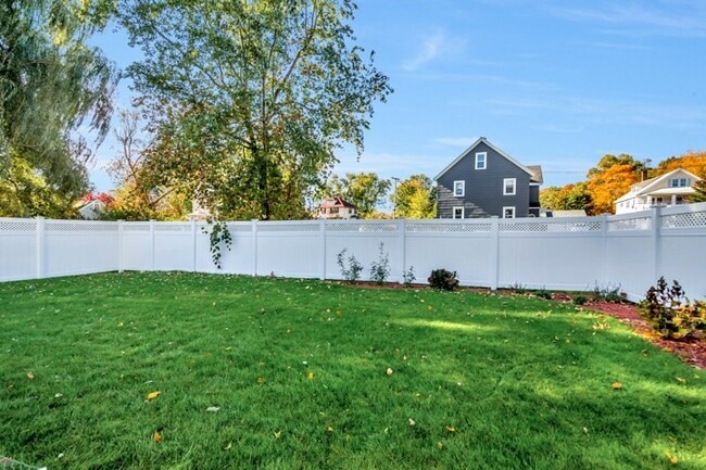 Building Photo - 7 Richmond Ave