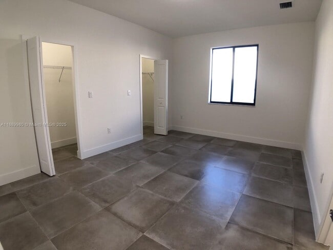 Building Photo - 497 SW 91st Ct