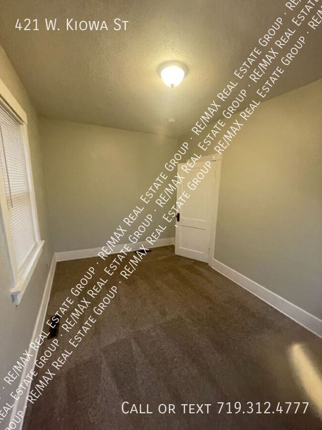 Building Photo - 421 W Kiowa St