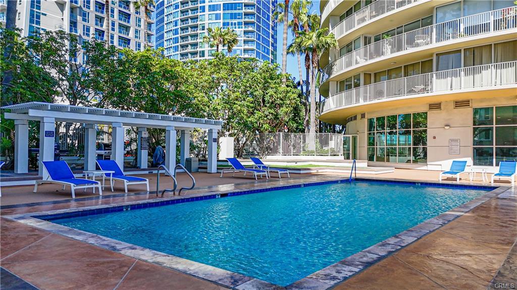 Heated outdoor pool - 700 E Ocean Blvd