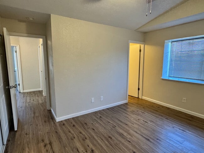 Building Photo - 351 Pinedale Ave