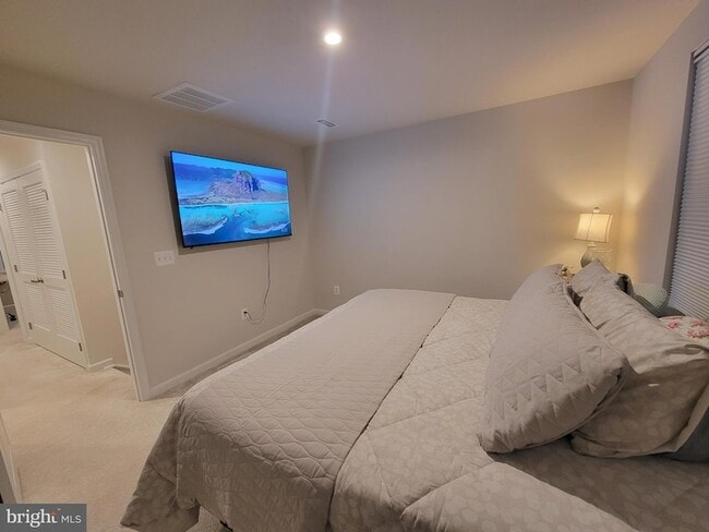 Building Photo - 2582 Laurel Pk Dr