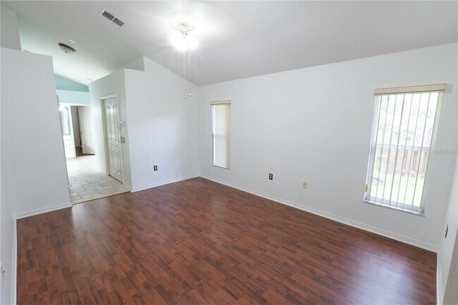Building Photo - 16505 Lake Heather Dr