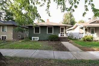 Building Photo - Beautiful Historic Two Bedroom Home