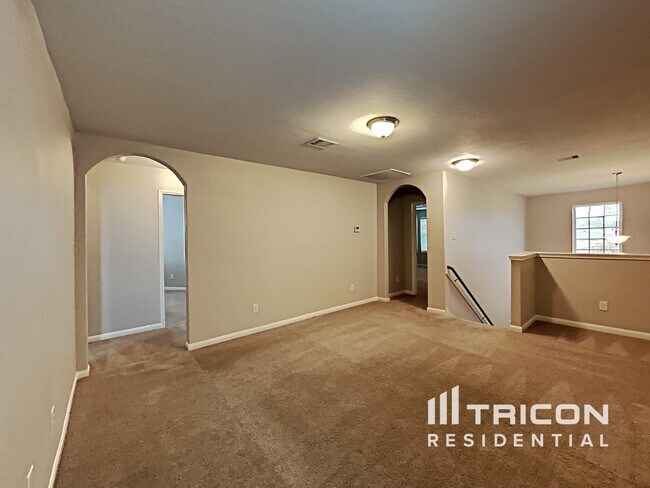 Building Photo - 10930 Hillside Creek Dr